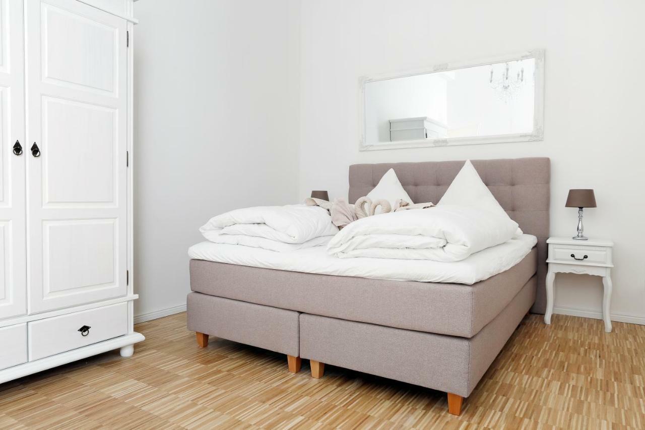 ברלין Sc 02 By Rockchair Apartments L Superhost Status L 4 Bedrooms Boxspringbeds 2 Bathrooms Balcony Elevator - Cozy Family & Business Flair Welcomes You! מראה חיצוני תמונה